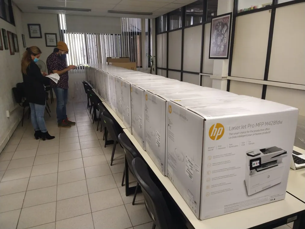 Entrega de equipo y proyecto tecnológico de Economic Sales, registro 18