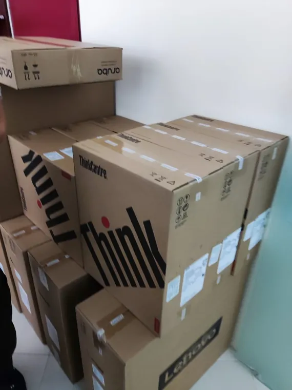 Entrega de equipo y proyecto tecnológico de Economic Sales, registro 22